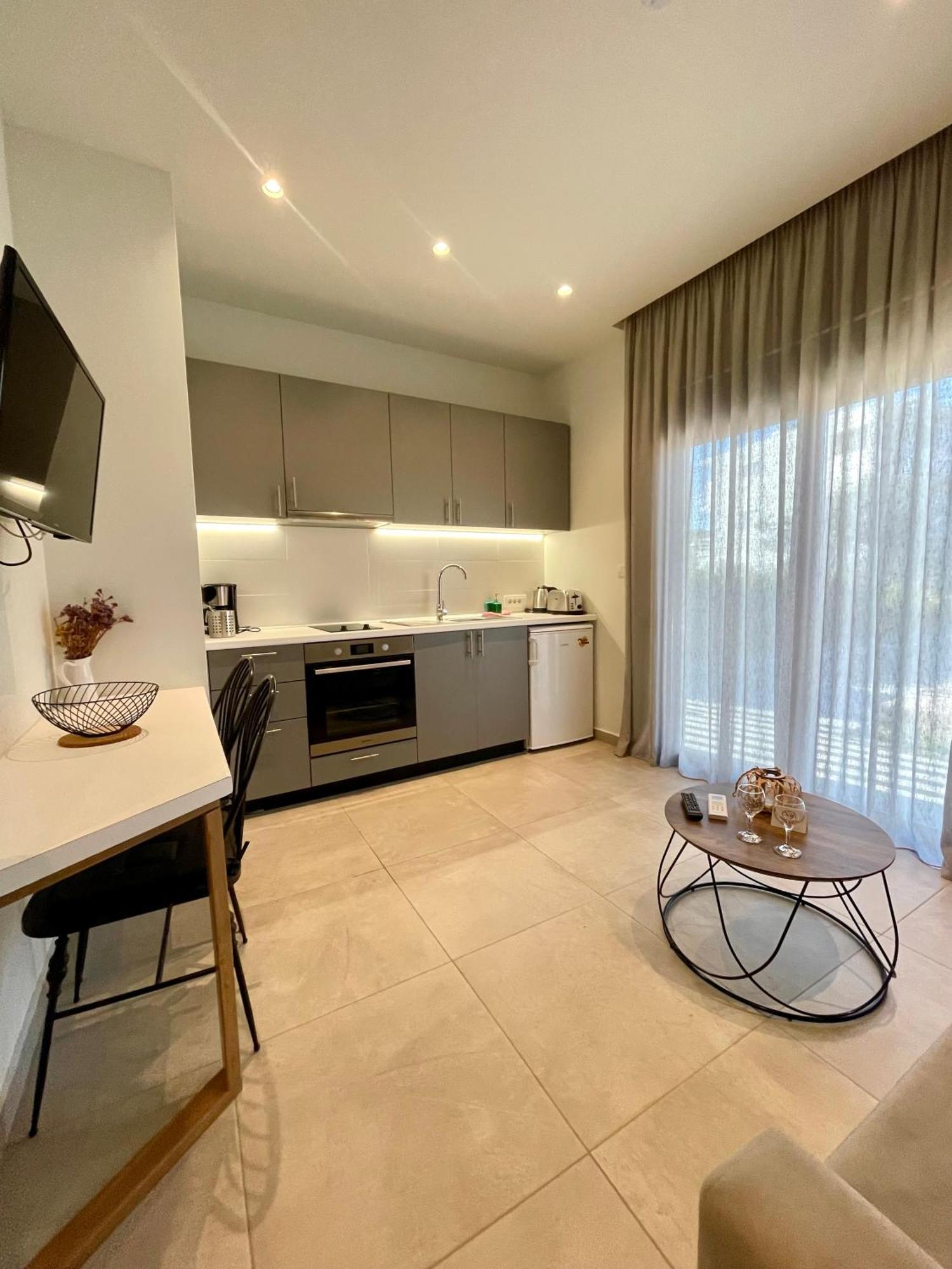 Kipos Suites & Apartments (Adults Only) Gennadi Rom bilde
